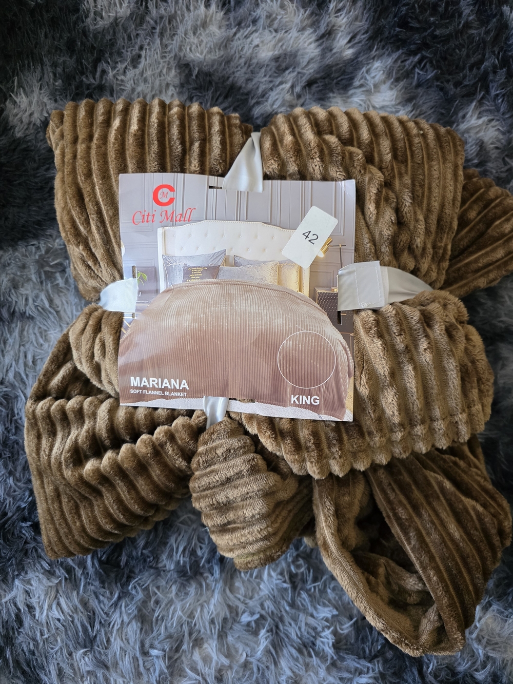 Mariana Ribbed Plush Flannel Blanket - Brown